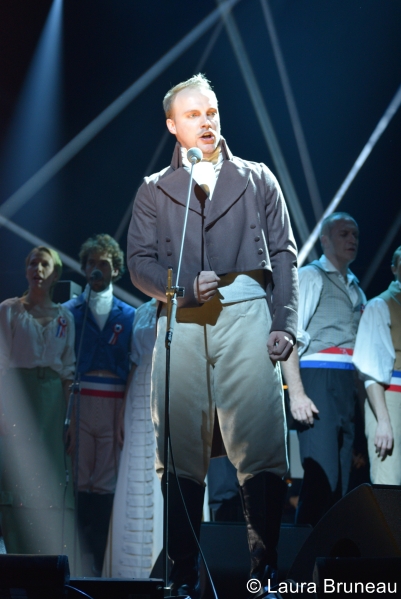 Mickaël Roupie est Enjolras dans Les Misérables en concert